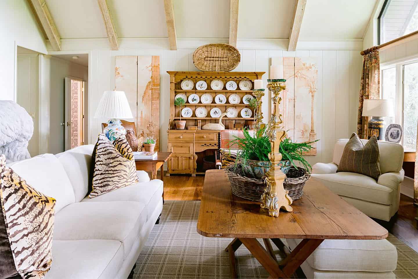 Wooden Interior Design: 10 Decorating Ideas
