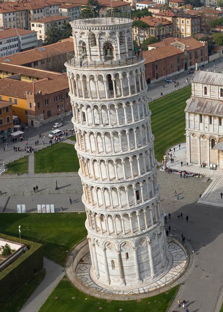 Leaning Tower of Pisa: Iconic tilt