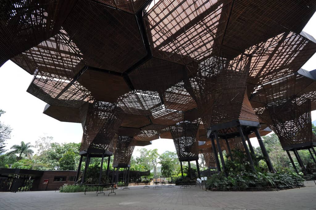 Hexagonal structure of Orquideorama in Medellín Botanical Garden