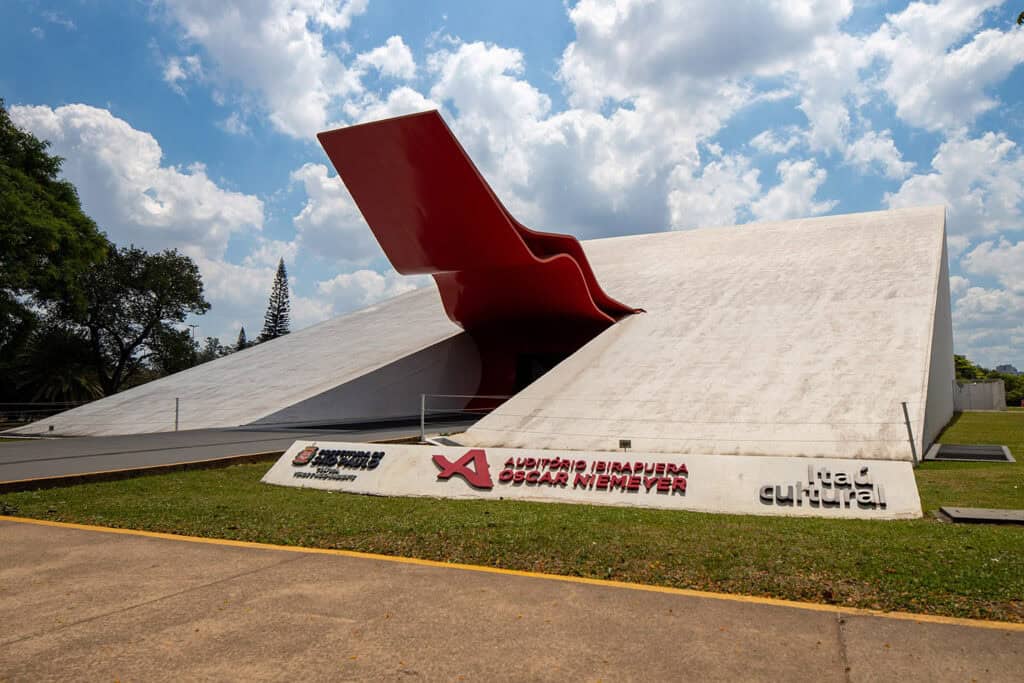 Ibirapuera Auditorium, integrated with the landscape of Ibirapuera Park in São Paulo