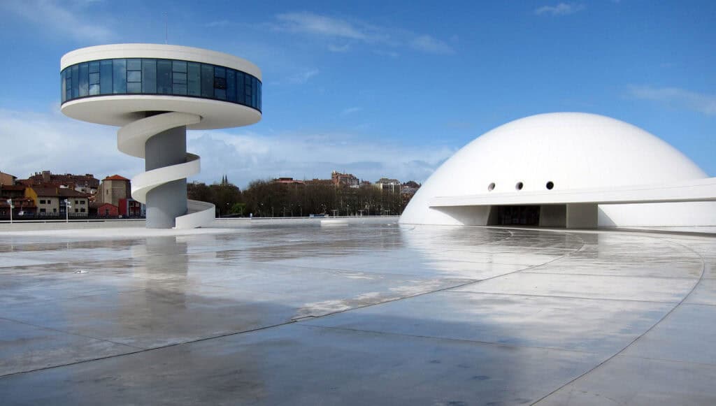 Oscar Niemeyer International Cultural Centre with sweeping curves