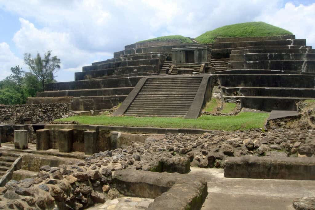 Parque Arqueológico Tazumal, historic Mayan archaeological site