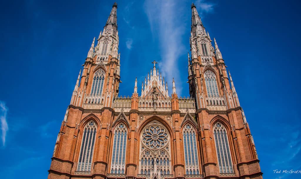 Close-up of Catedral de La Plata's neo-Gothic facade