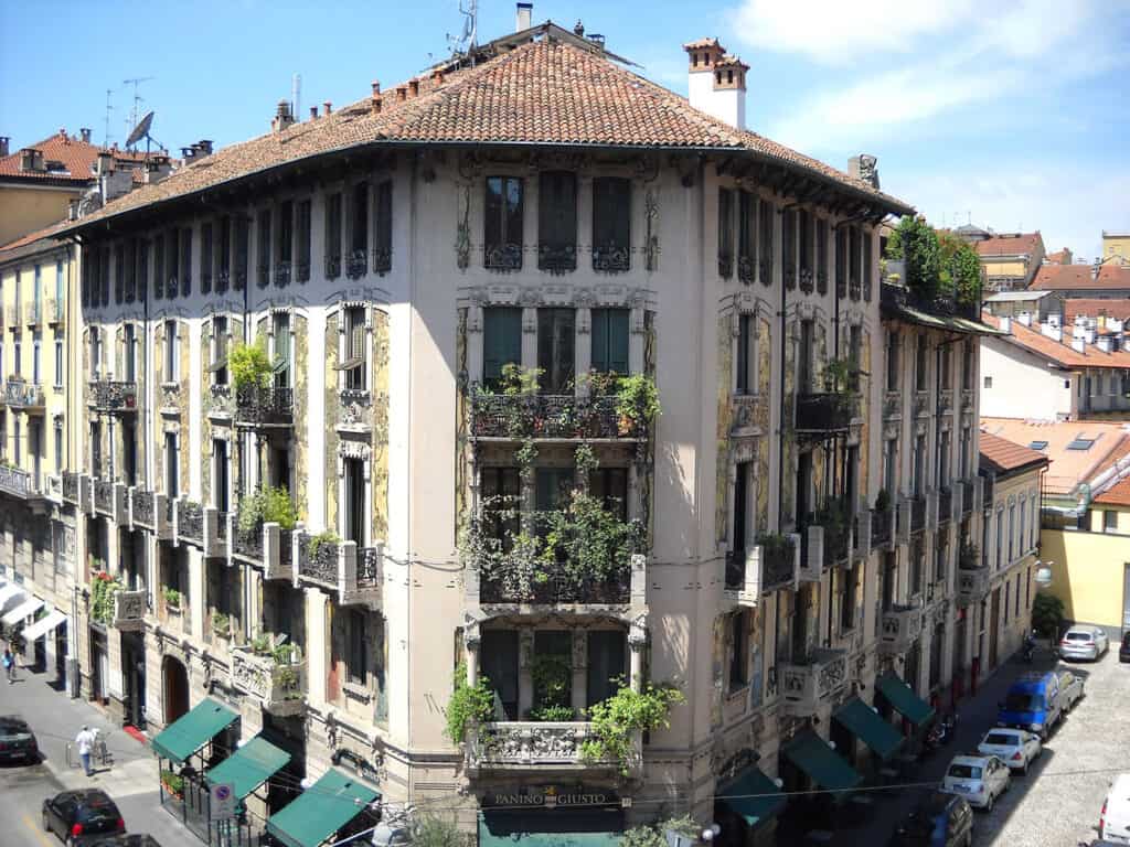 Decorative Art Nouveau details on Casa Galimberti.