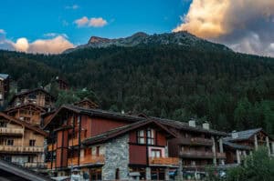 Mountune Style Mountain-Style Architecture: 10 Stunning Examples in Nature