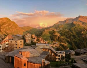 Mountune Style Mountain-Style Architecture: 10 Stunning Examples in Nature