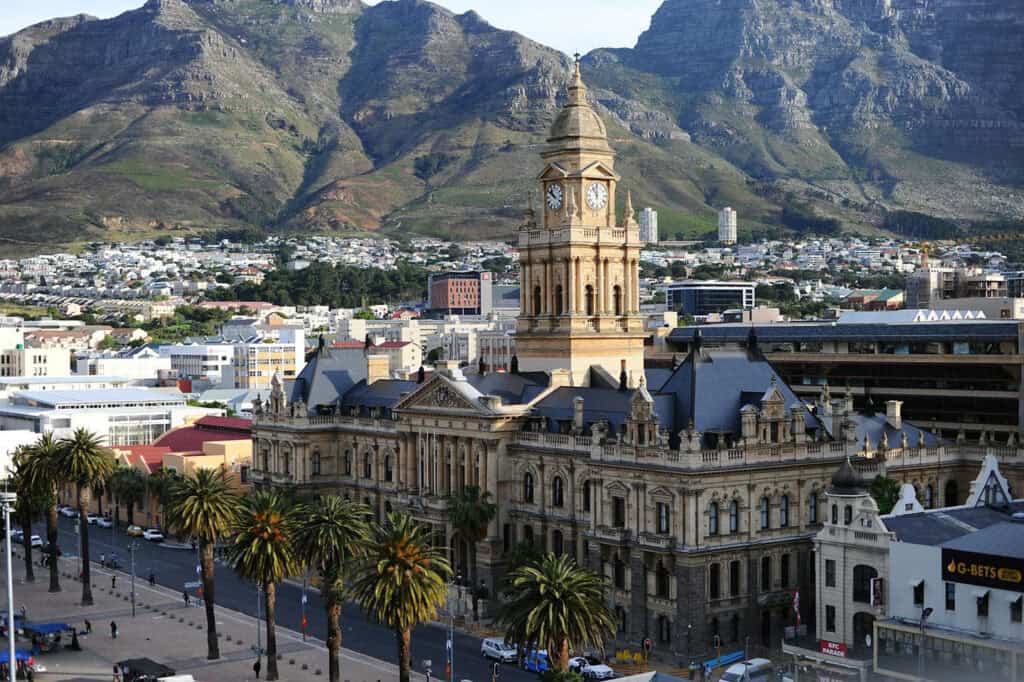 Cape Town City Hall with Table Mountain in the background