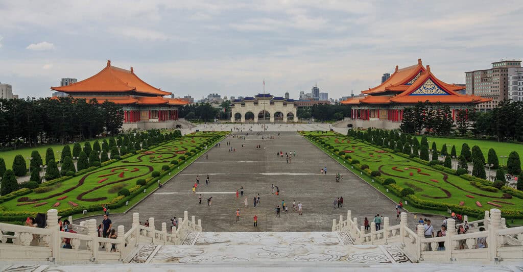 View from Chiang Kai-shek Memorial Hall to the National Theater and Gate.