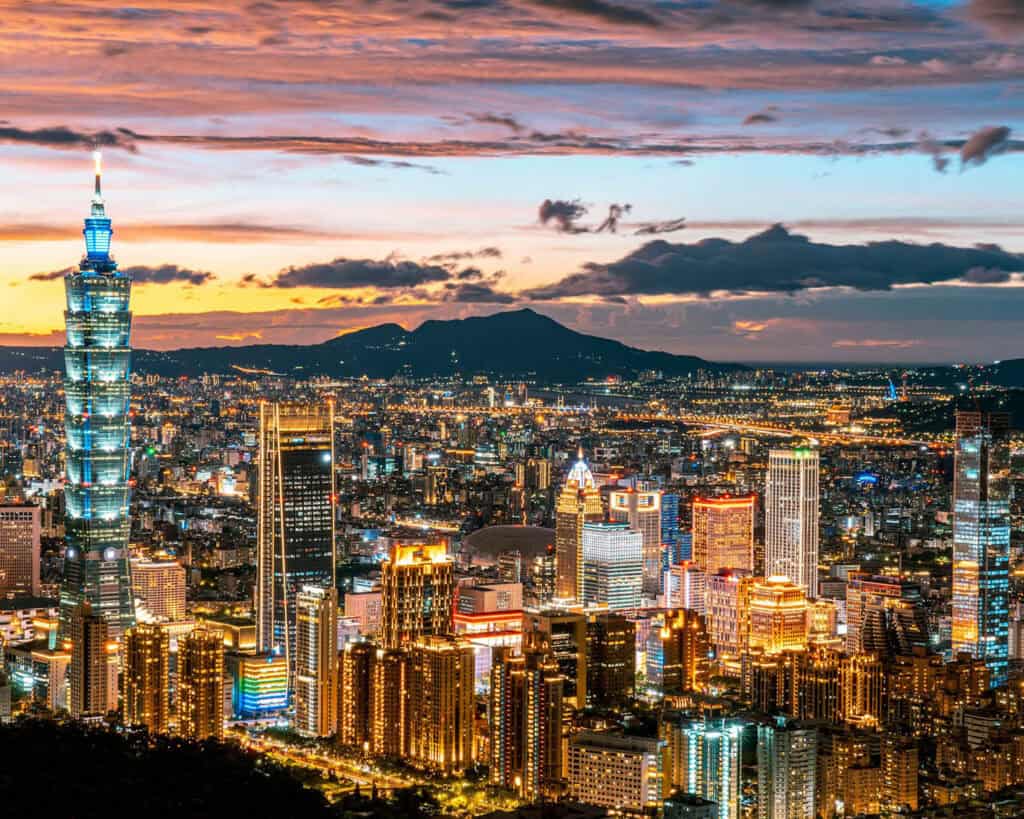 Skyline of Taipei city with Taipei 101.